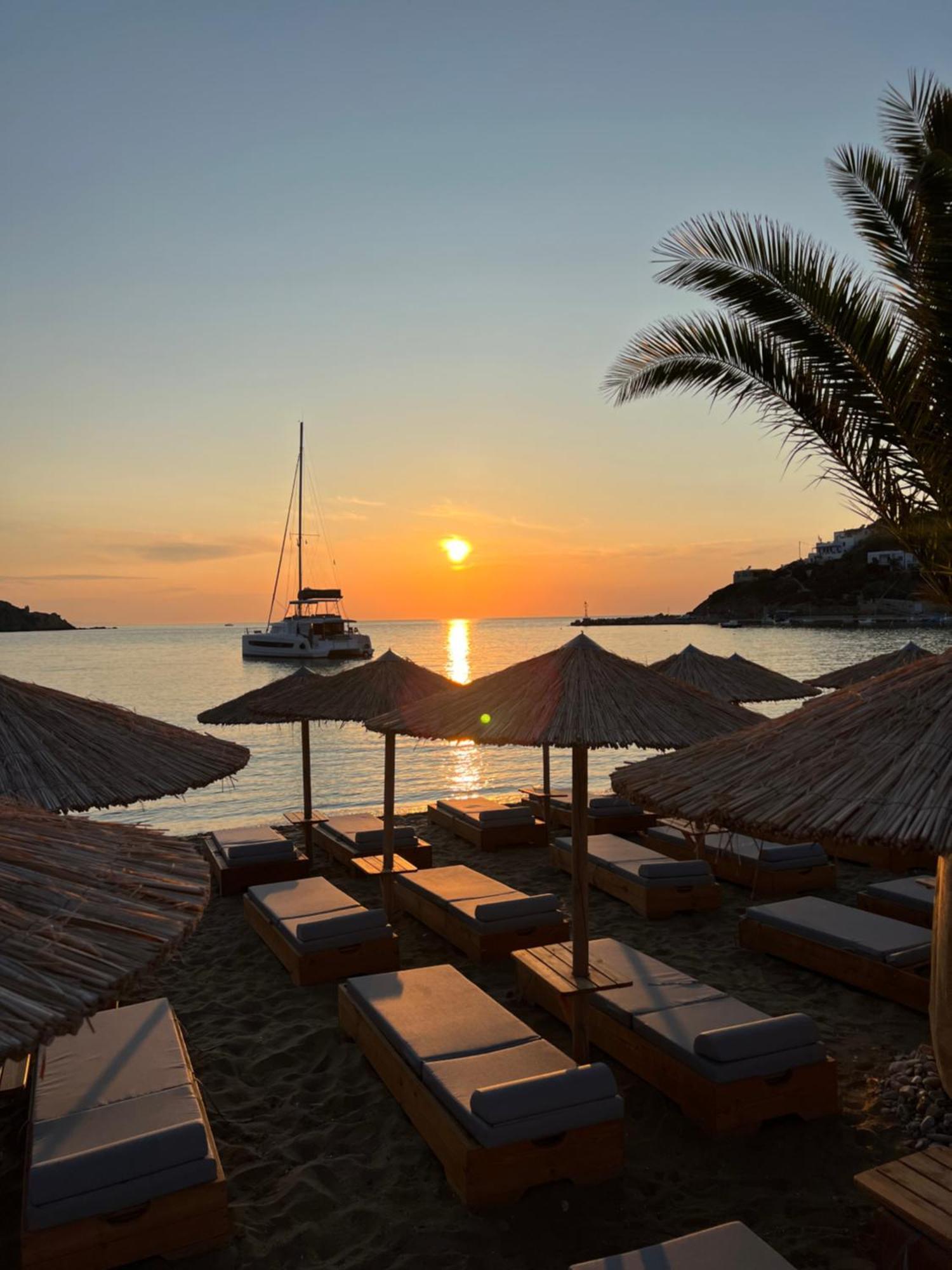 Blue Harmony Hotel Kini Exterior foto
